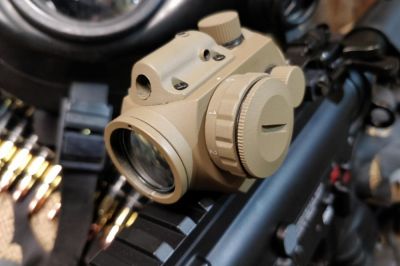 NCS Micro Green Dot Sight with Integrated Red Laser (Tan) - Detail Image 5 © Copyright Zero One Airsoft